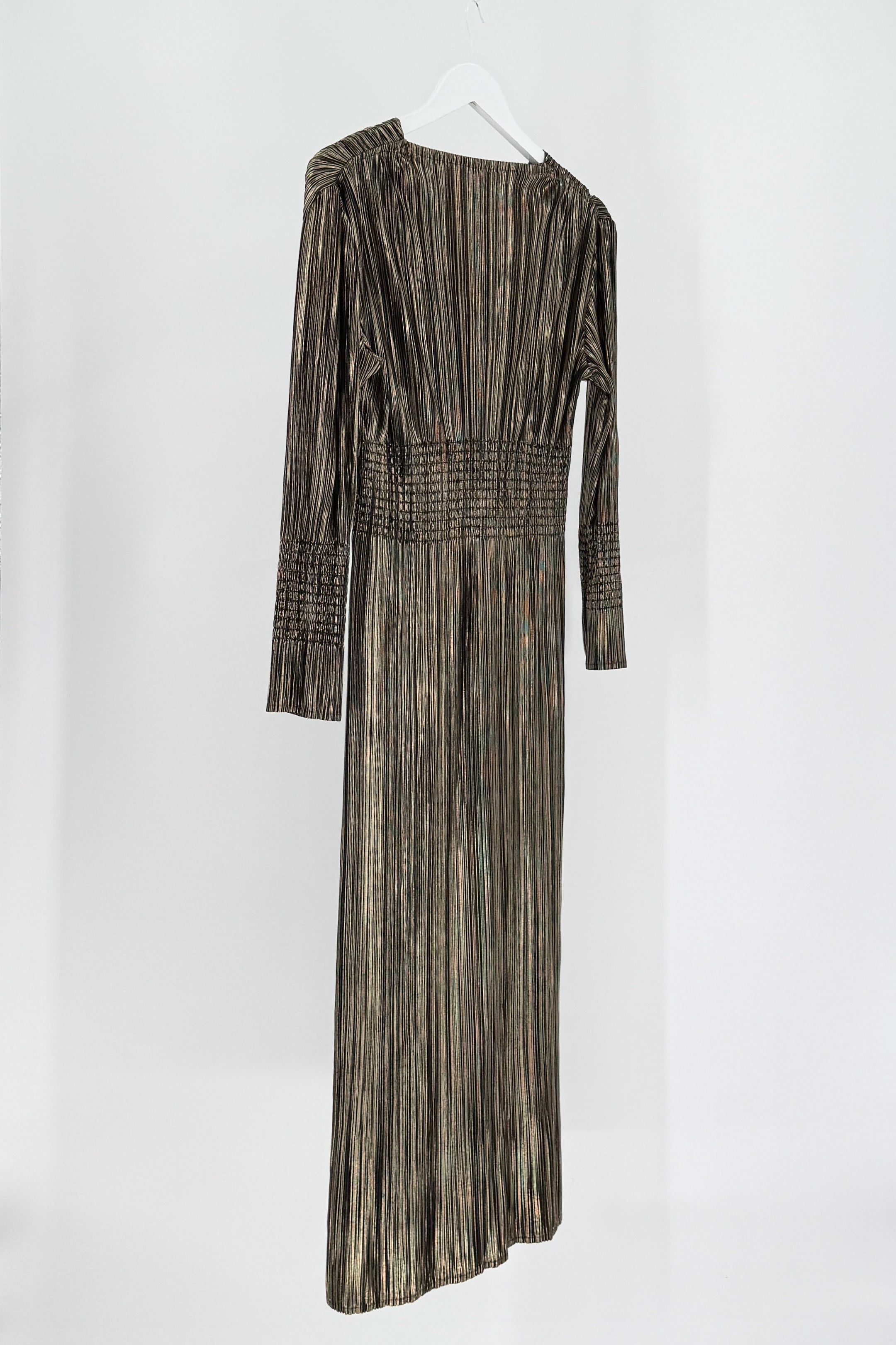 Long-sleeve dress with a pattern on a white background